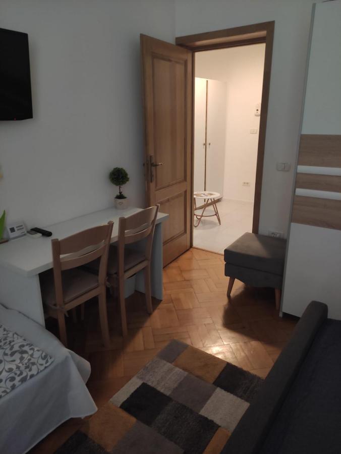 Nice Studio In Old Town Bucharest Exterior photo